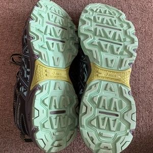 Asics Gel Venture 6, size 9